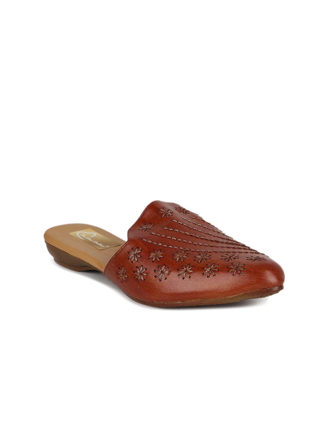 the desi dulhan pointed toe embroidered ethnic mules