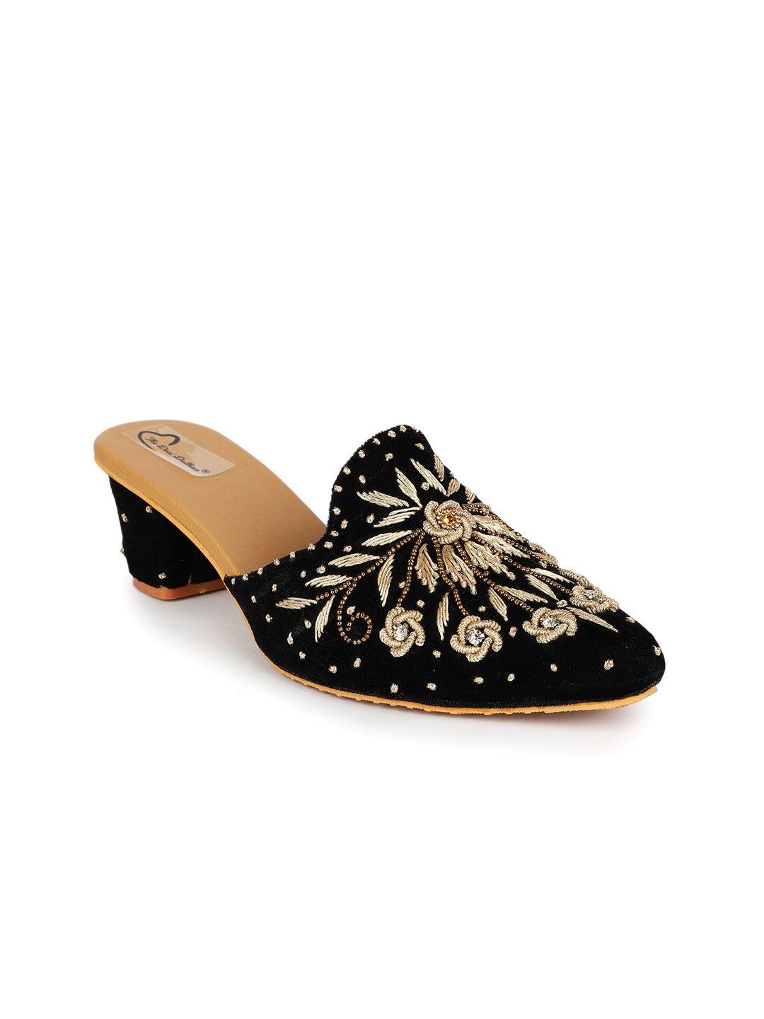 the desi dulhan pointed toe ethnic embellished block mules