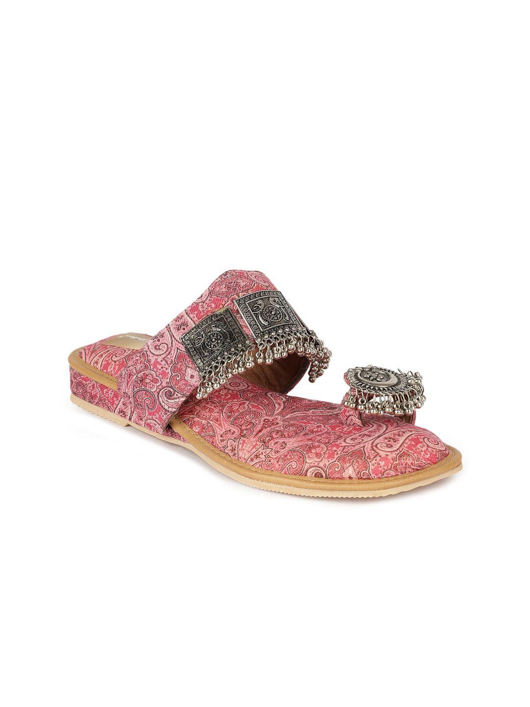 the desi dulhan printed ethnic embellished fabric one toe flats