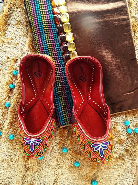 the desi dulhan women's brown ethnic juttis