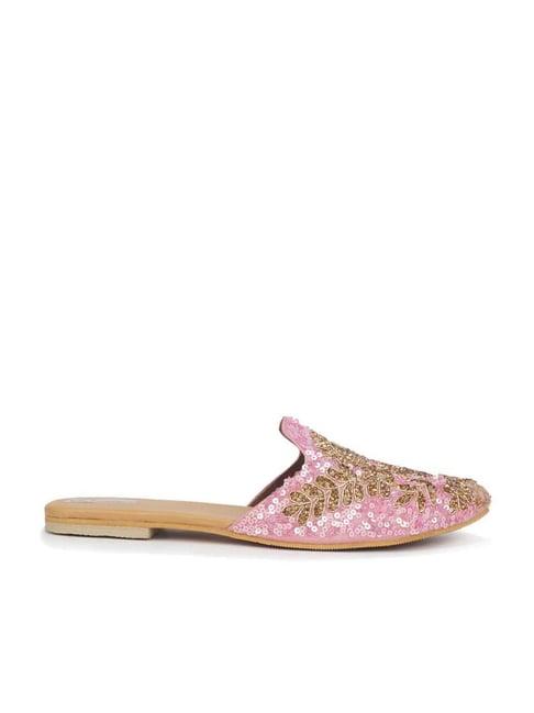 the desi dulhan women's pink & antique gold ethnic juttis