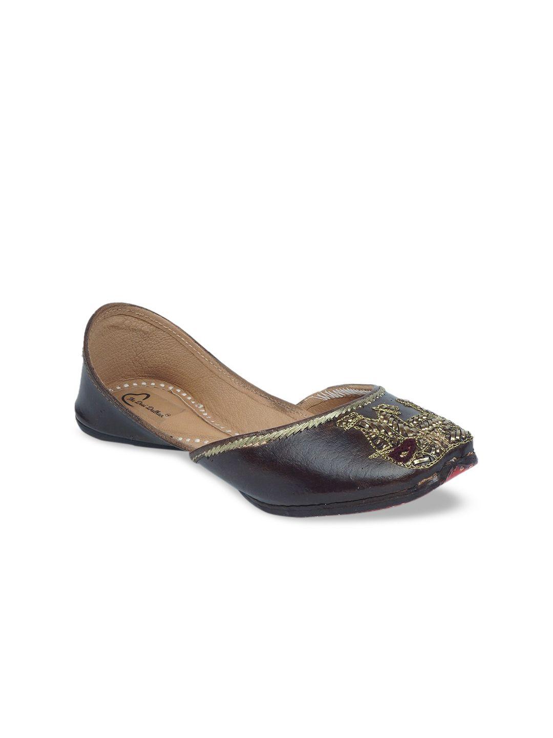 the desi dulhan women brown embellished leather ethnic mojaris flats