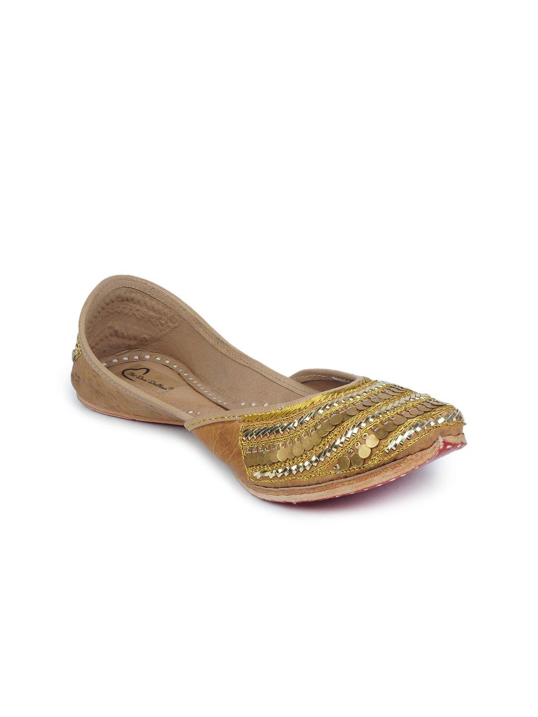 the desi dulhan women brown ethnic mojaris flats