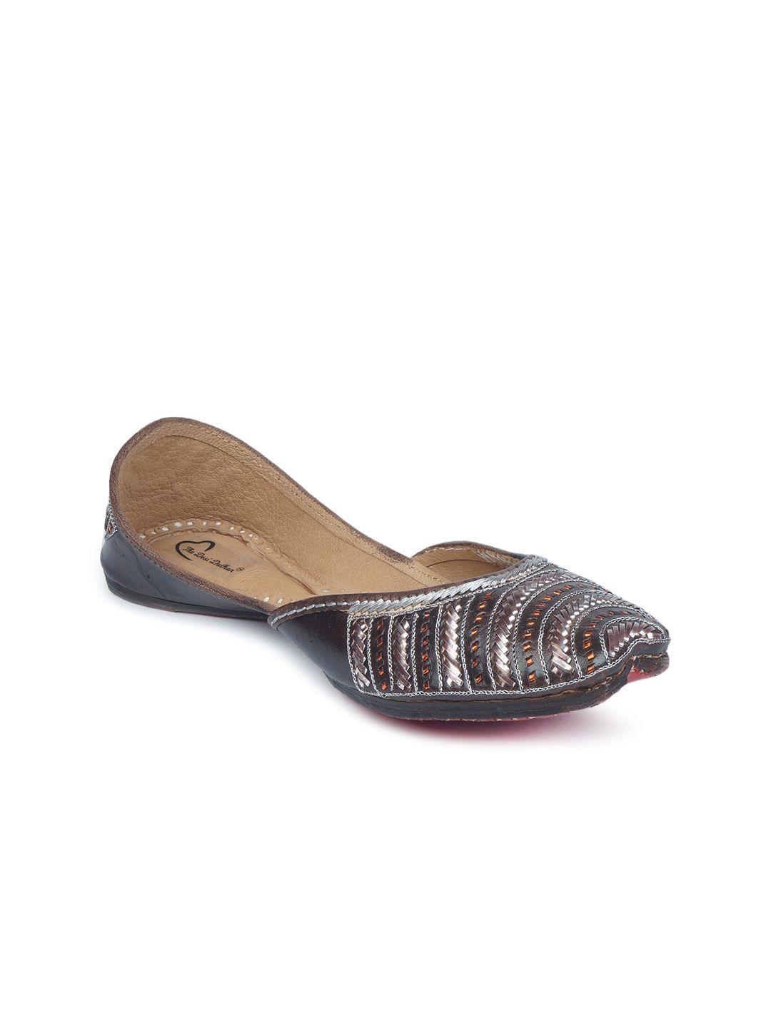 the desi dulhan women brown ethnic mojaris flats