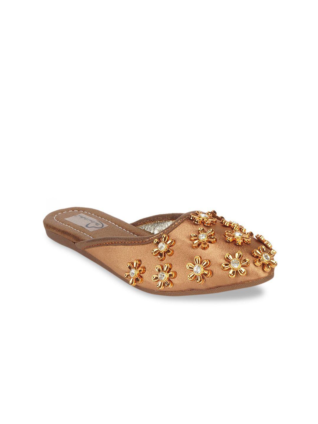 the desi dulhan women copper-toned embellished ethnic mules flats