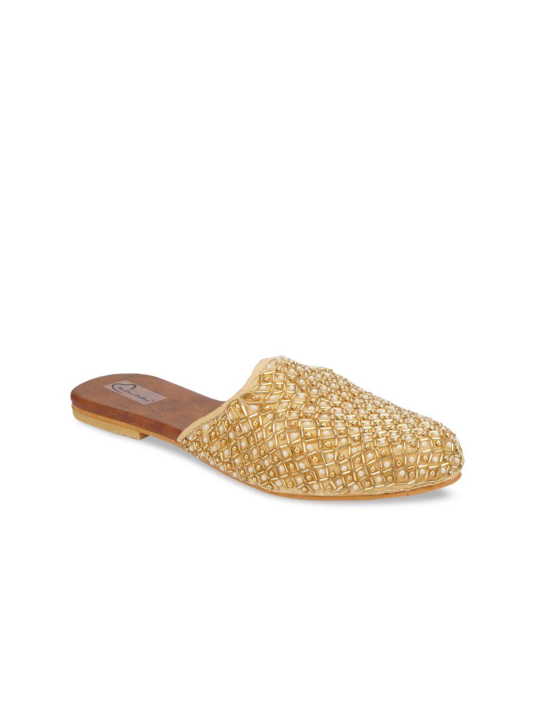 the desi dulhan women gold-toned textured leather party mules flats
