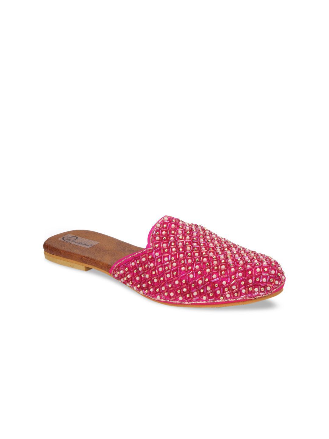 the desi dulhan women magenta embellished leather ethnic mules