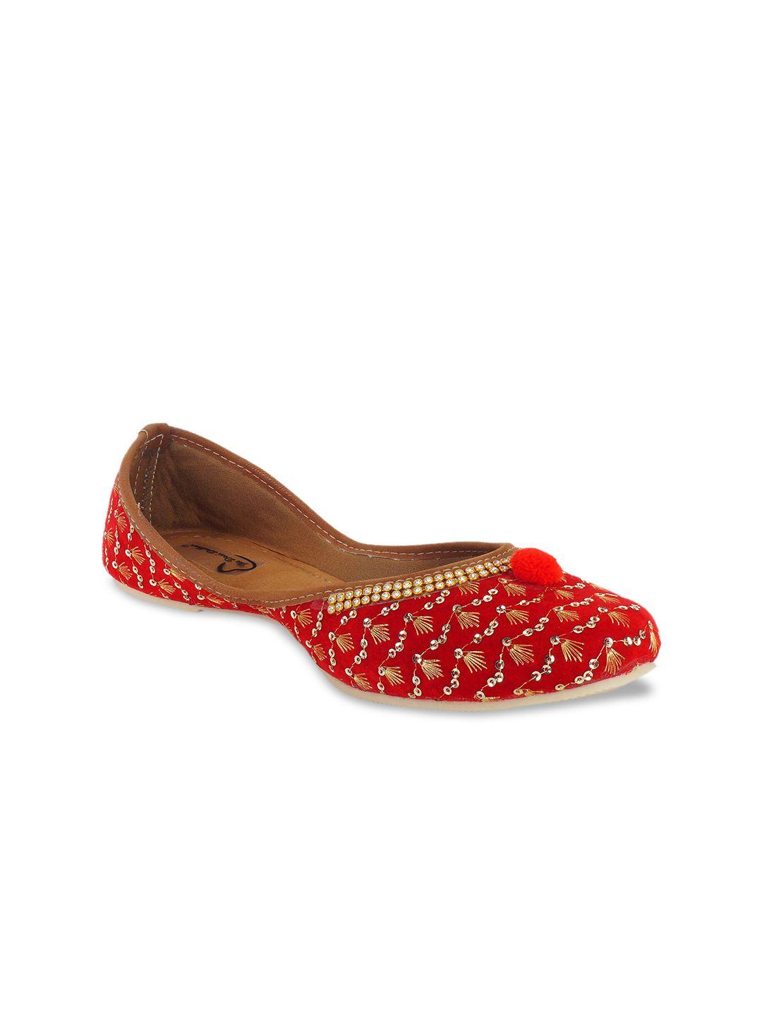 the desi dulhan women red embellished mojaris