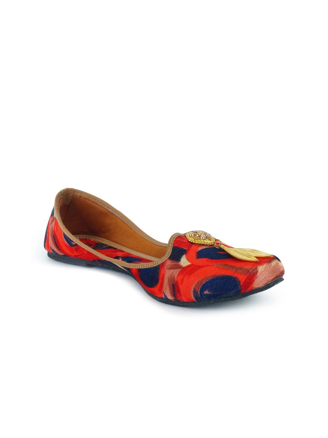 the desi dulhan women red fabric ethnic embellished mojaris flats