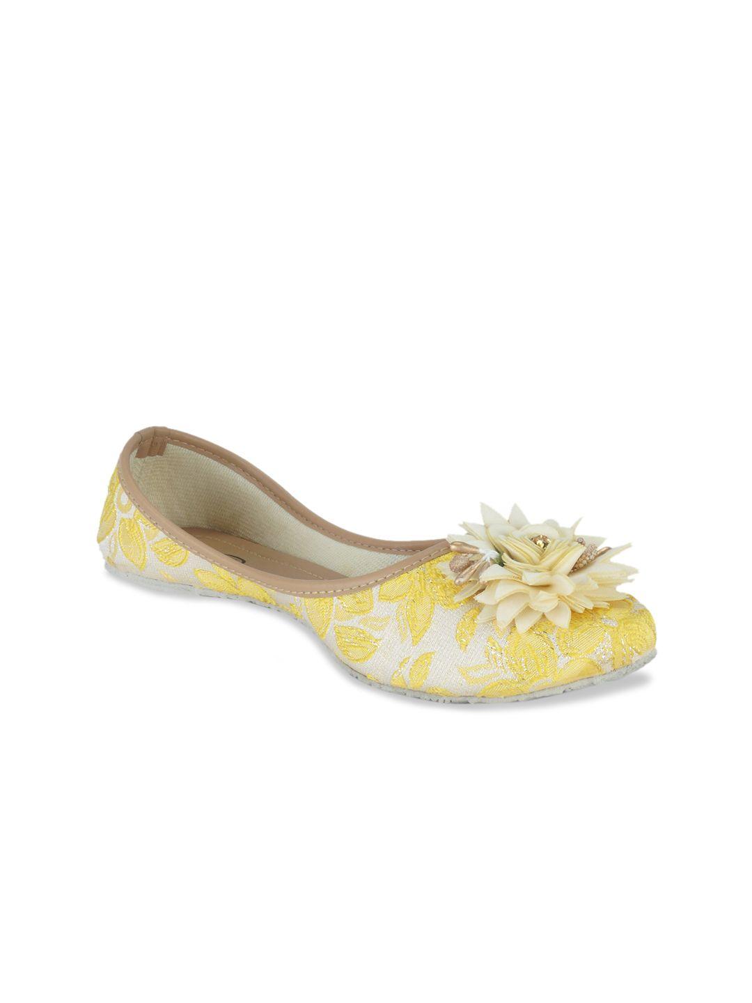 the desi dulhan women yellow mojaris flats