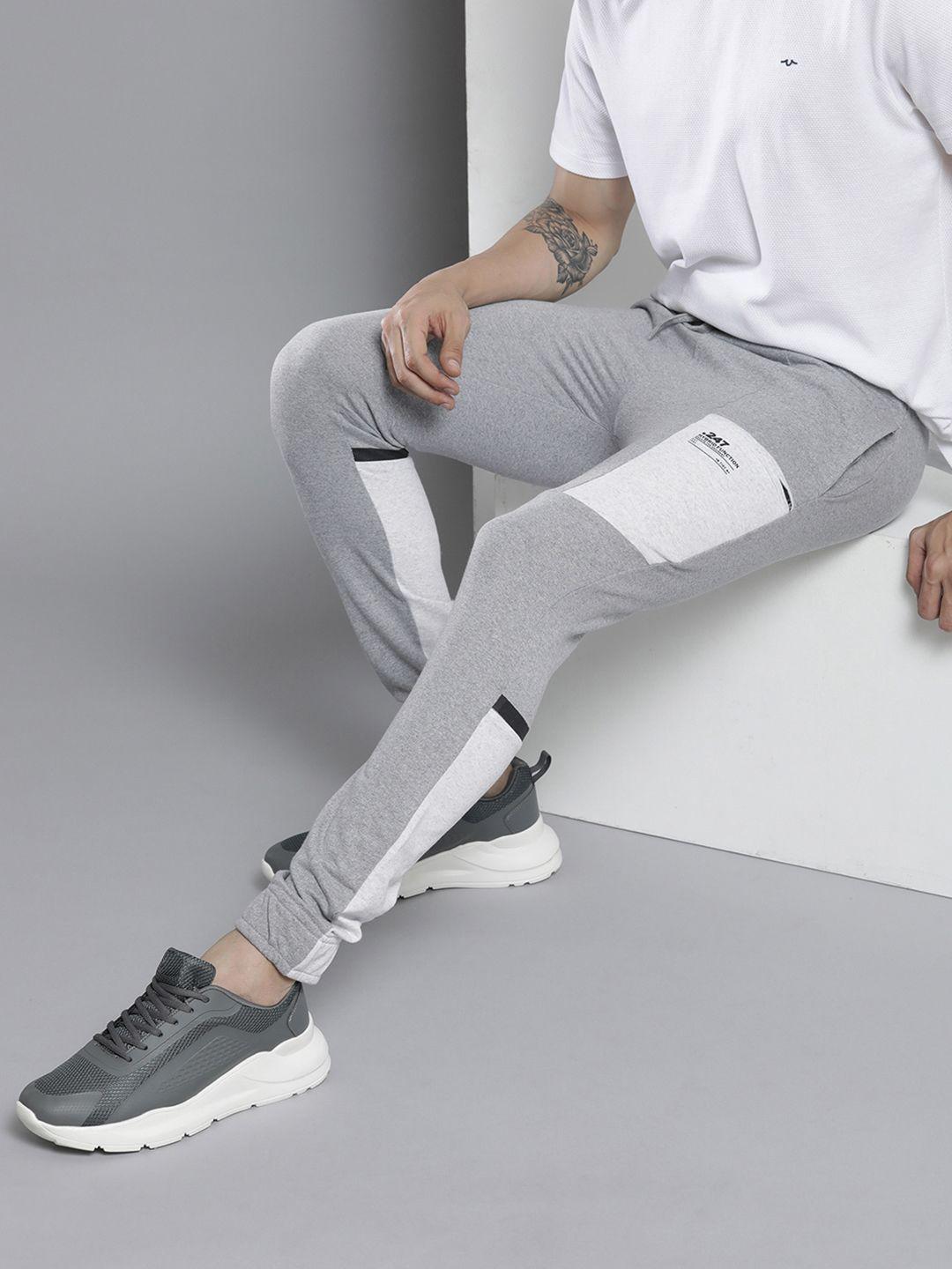 the indian garage co men grey melange & white colourblocked joggers