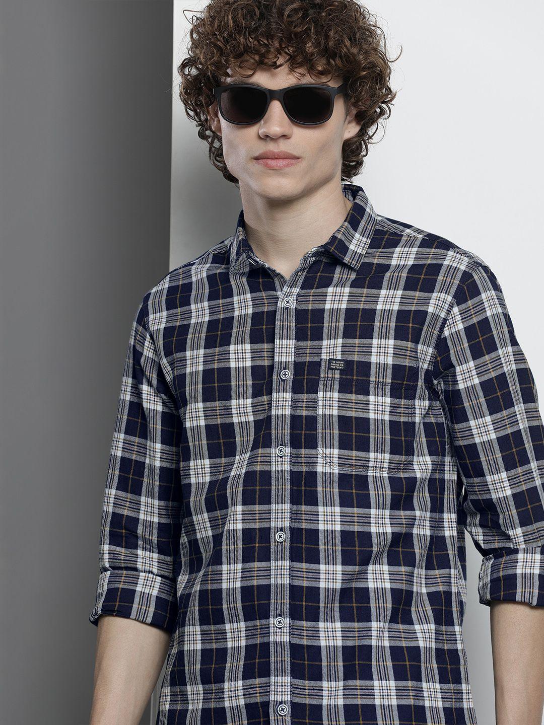 the indian garage co men navy blue & white checked casual shirt