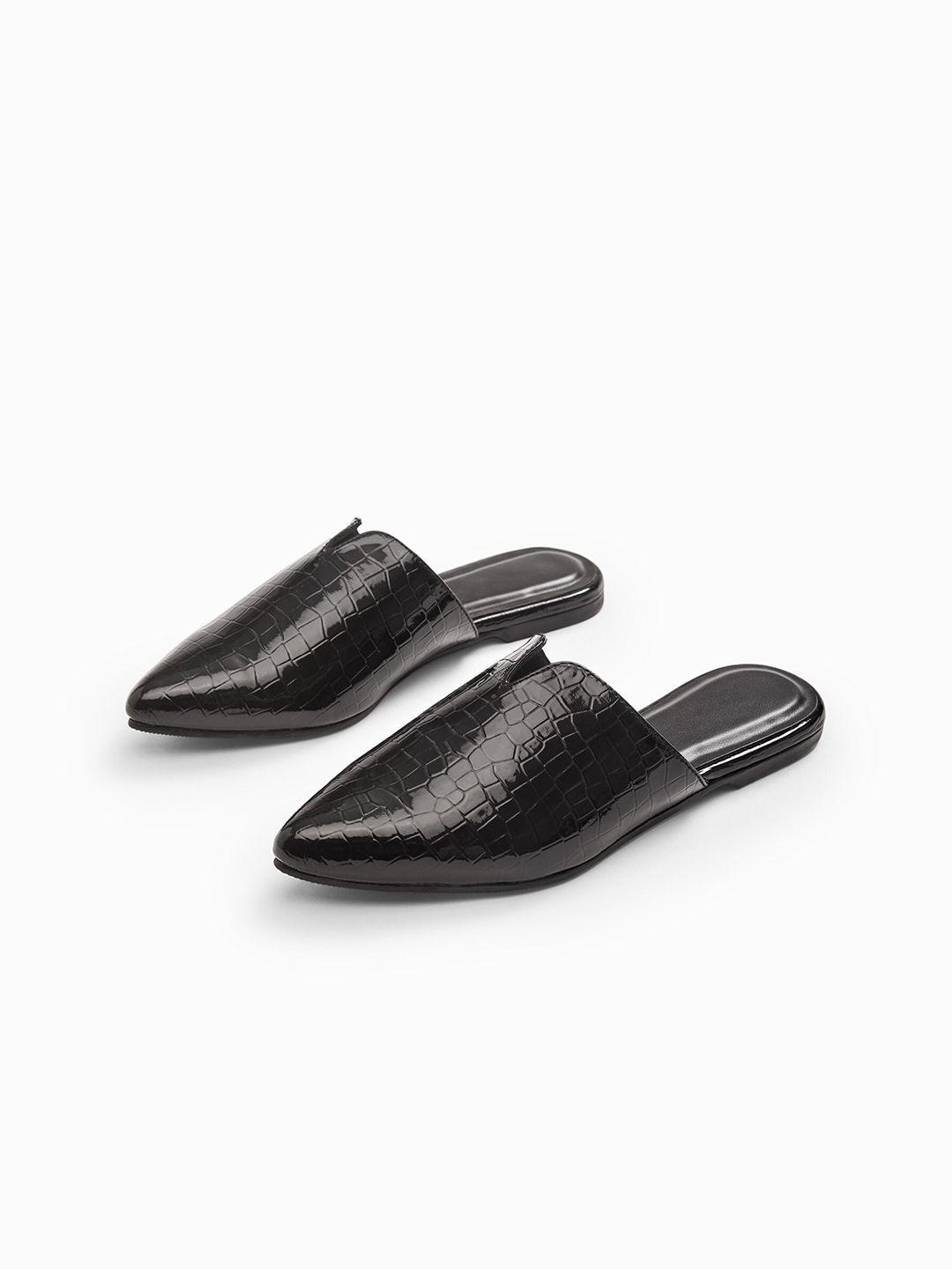 the label life women black textured mules flats