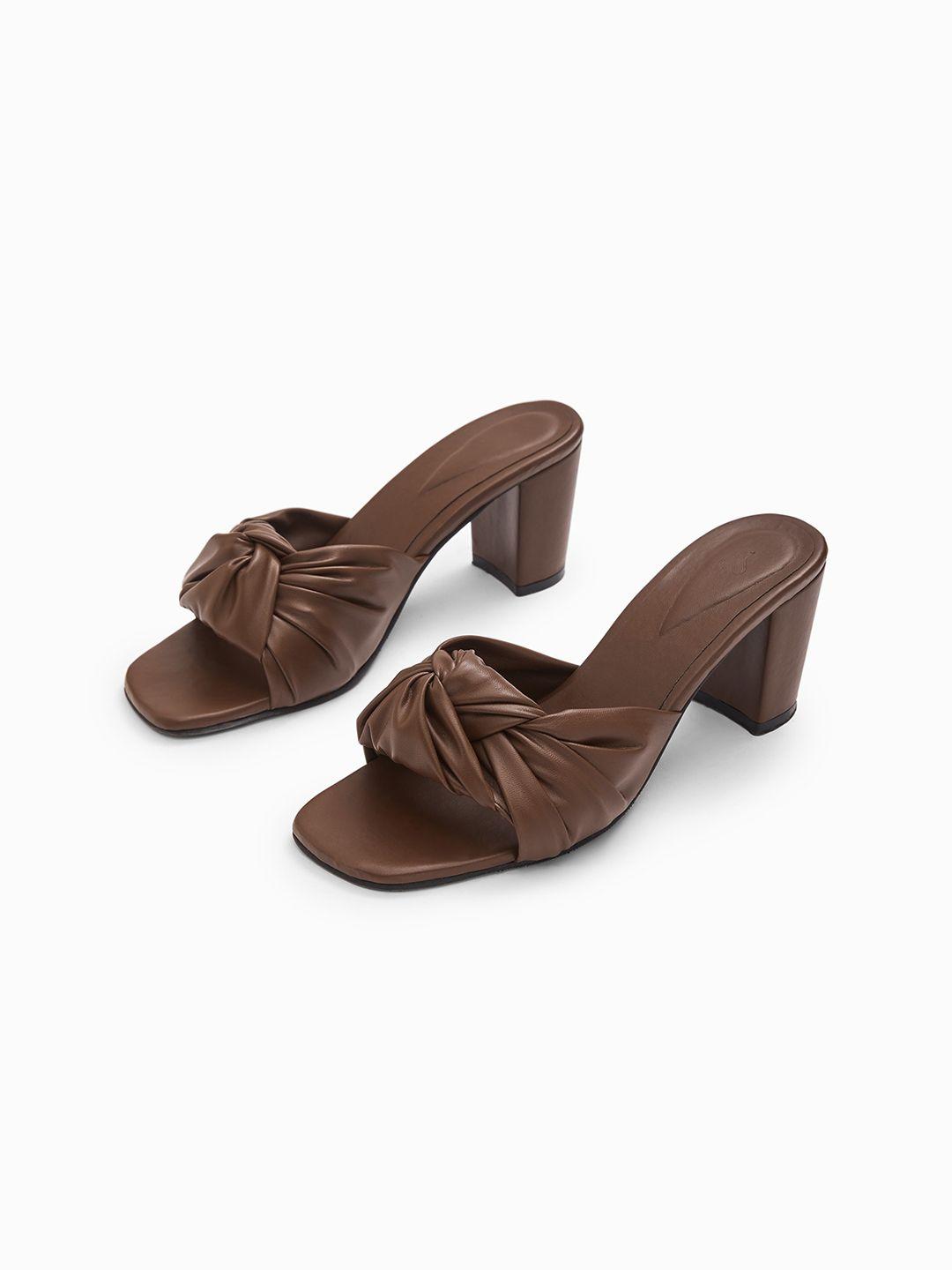 the label life women brown knotted leather block sandals