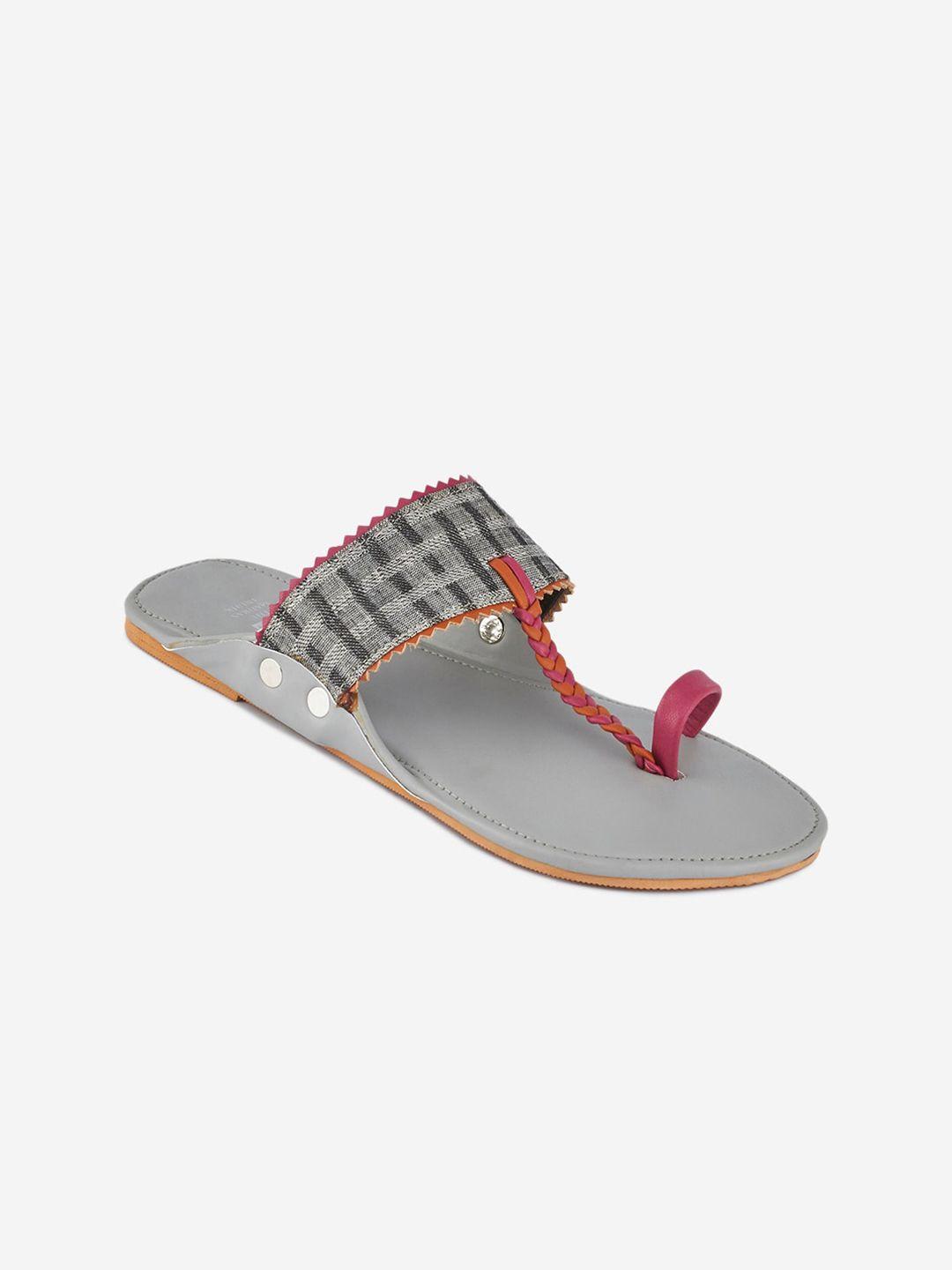 the madras trunk women grey printed one toe flats