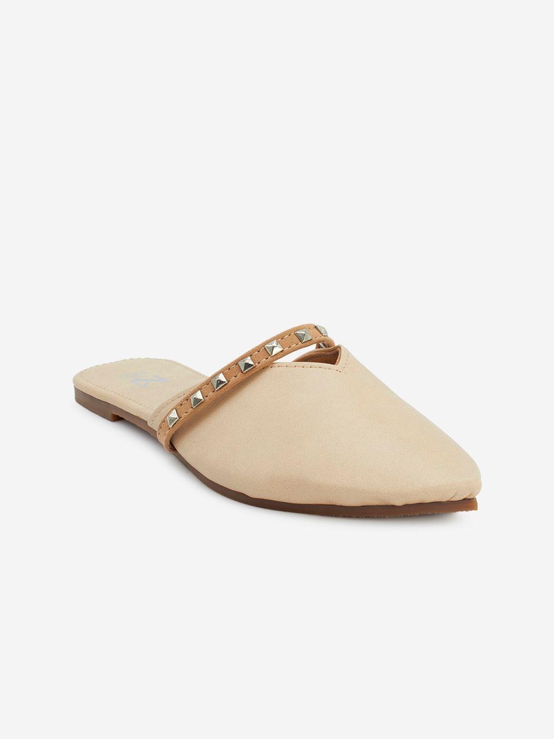 the madras trunk women off white mules flats
