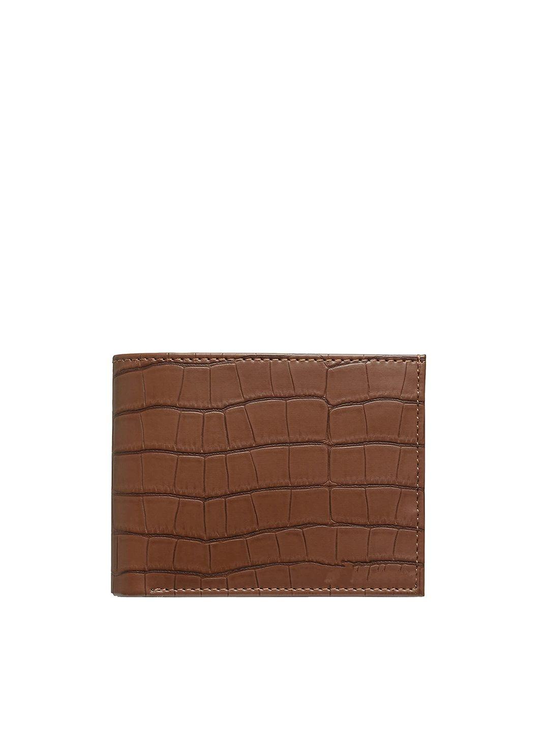 the messy corner men textured two fold wallet