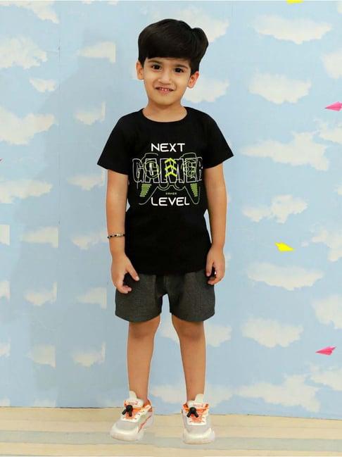 the mom store kids black & grey cotton printed t-shirt set