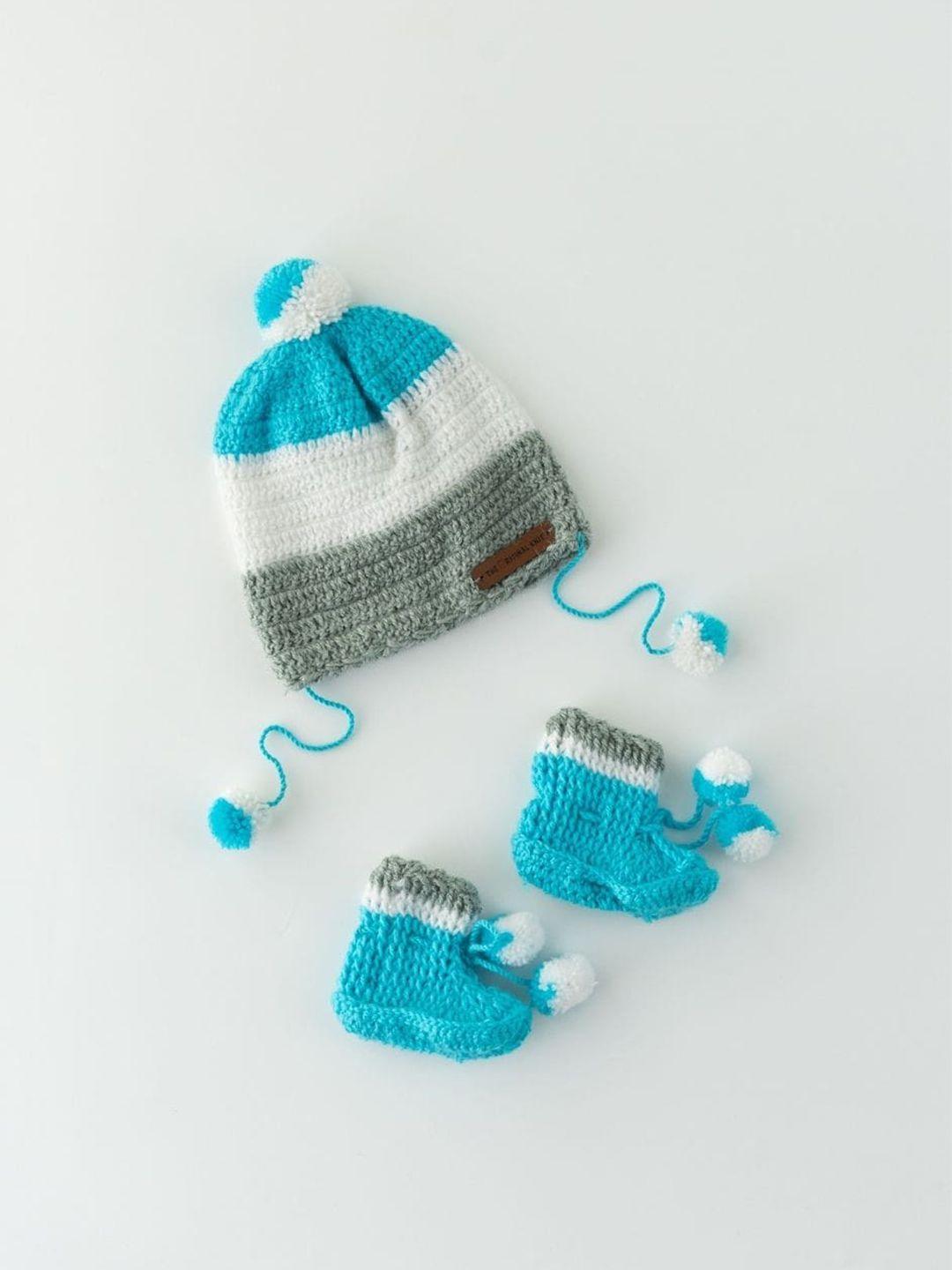 the original knit kids colourblocked acrylic beanie cap with socks