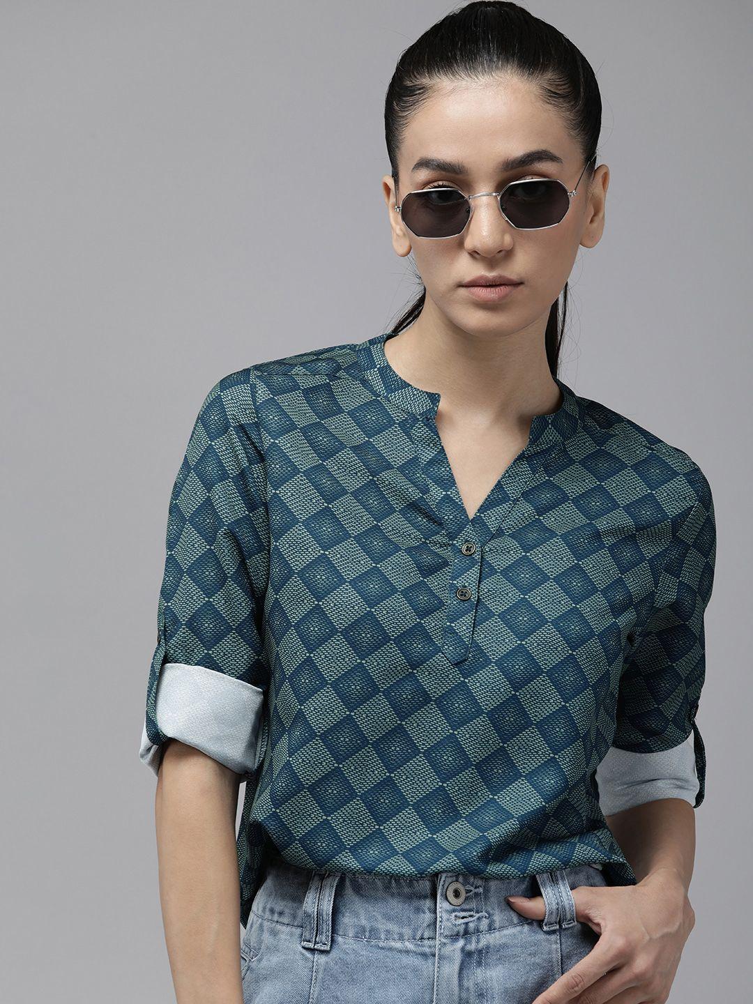 the roadster life co. geometric printed roll-up sleeves top