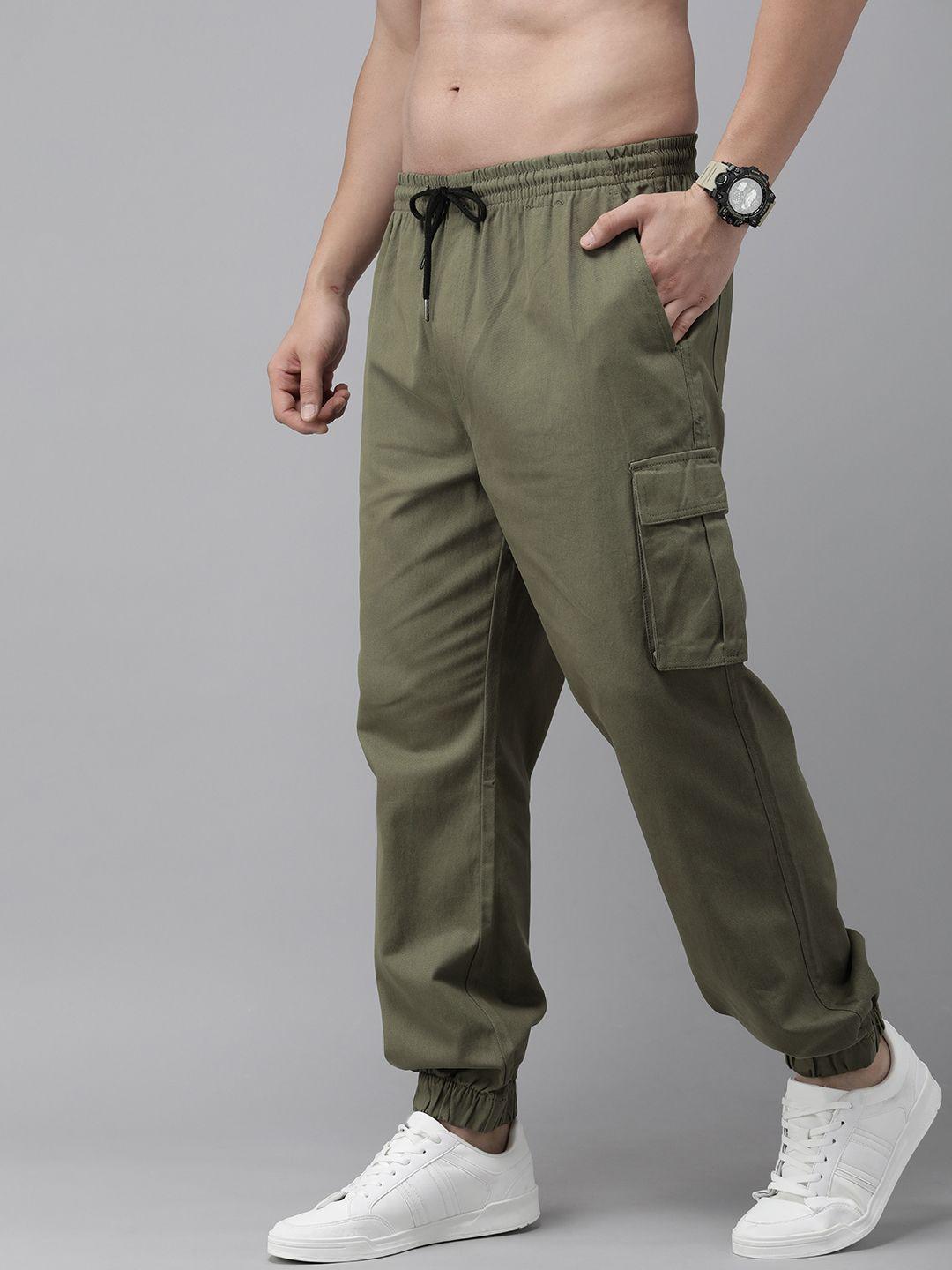 the roadster life co. men solid mid-rise cargo joggers