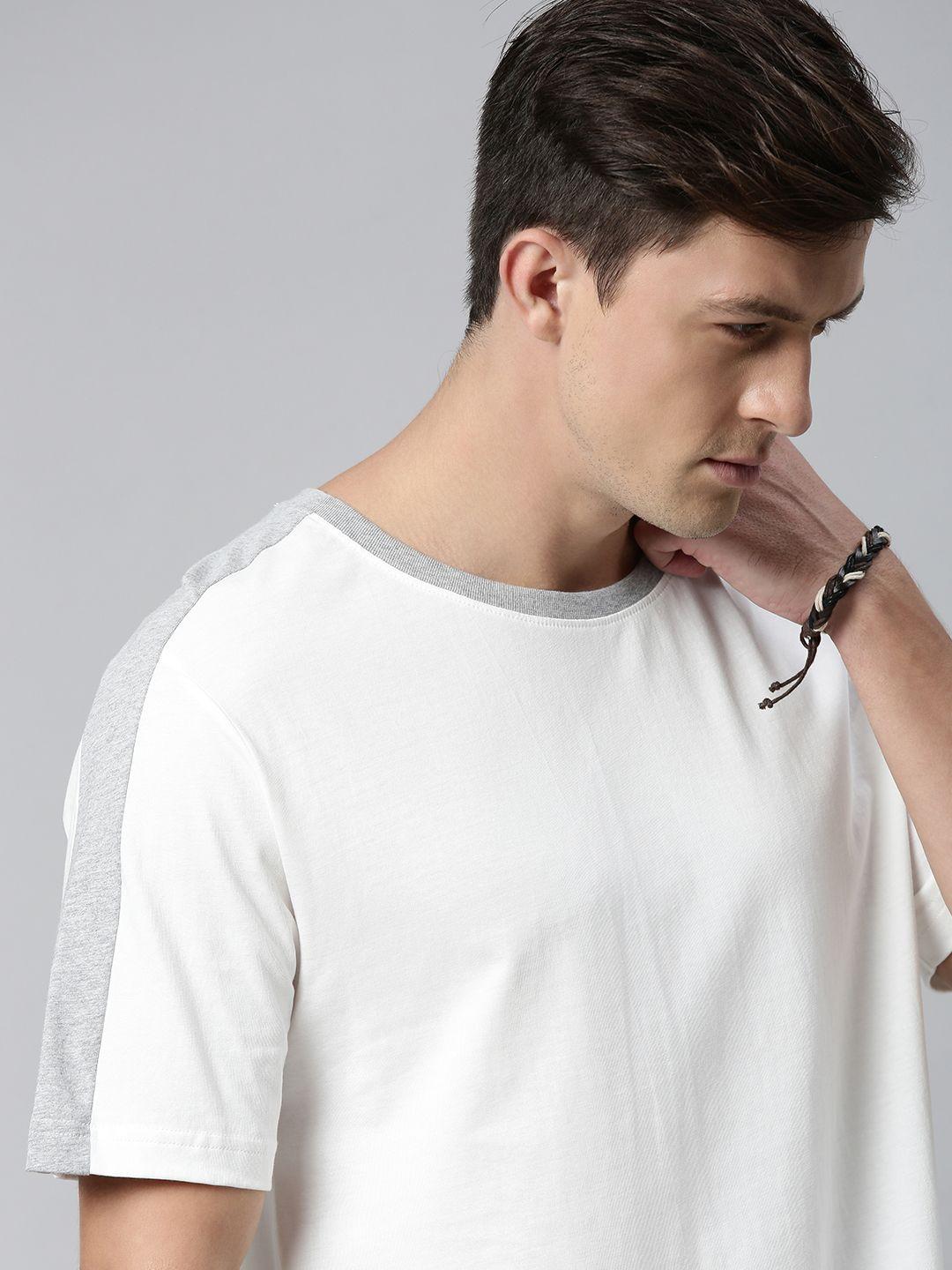 the roadster lifestyle co men off white striped detailed pure cotton t-shirt