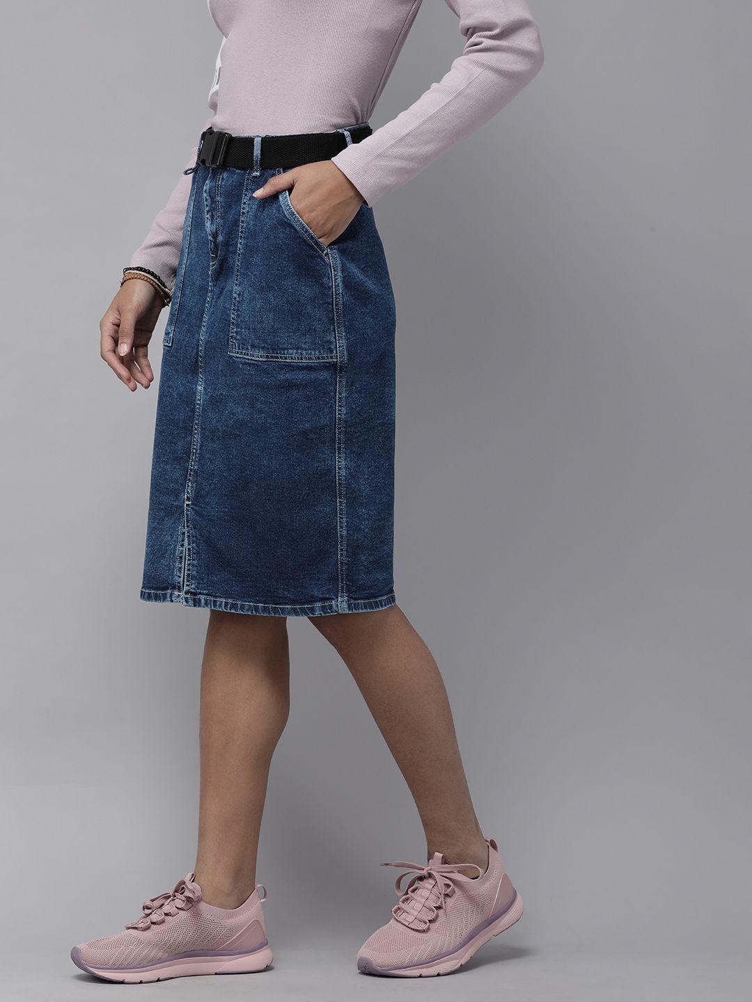 the roadster lifestyle co women blue solid lightly faded high rise straight denim skirt