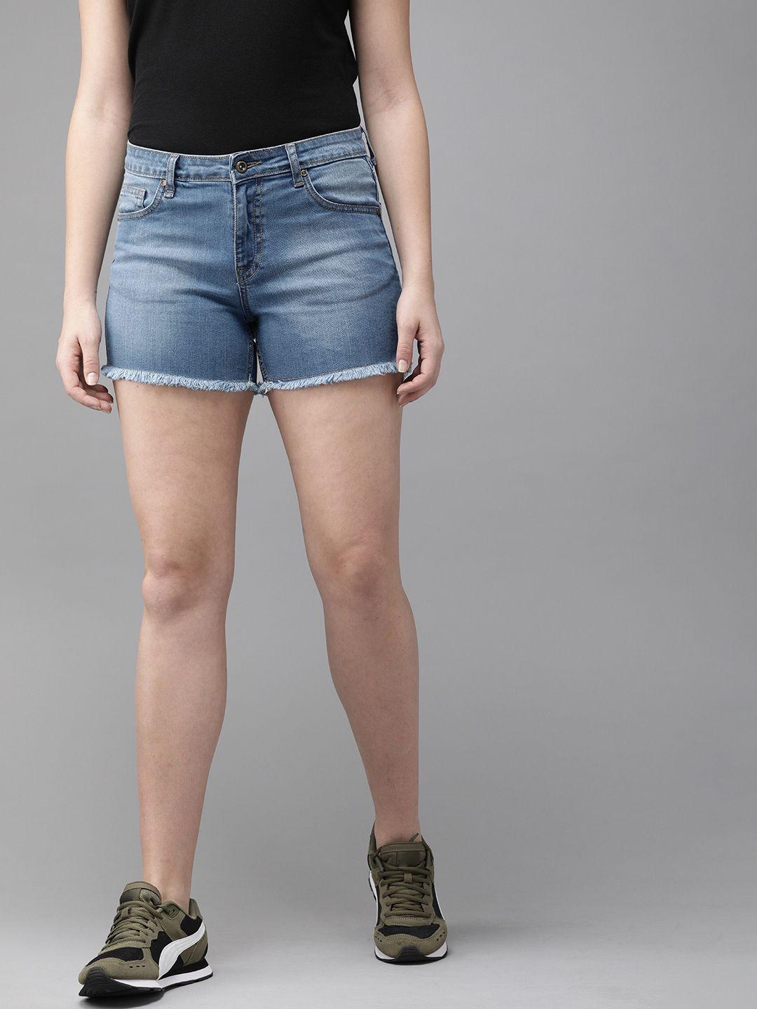 the roadster lifestyle co women blue washed regular fit denim shorts with raw edge