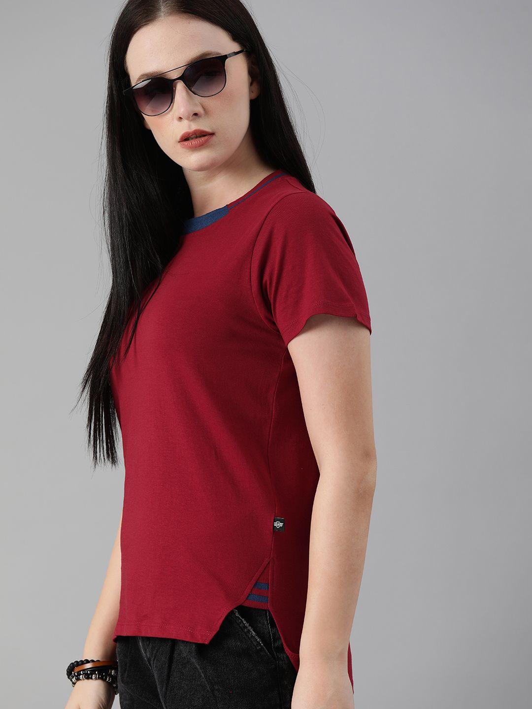 the roadster lifestyle co women maroon contrast tipping rib pure cotton t-shirt