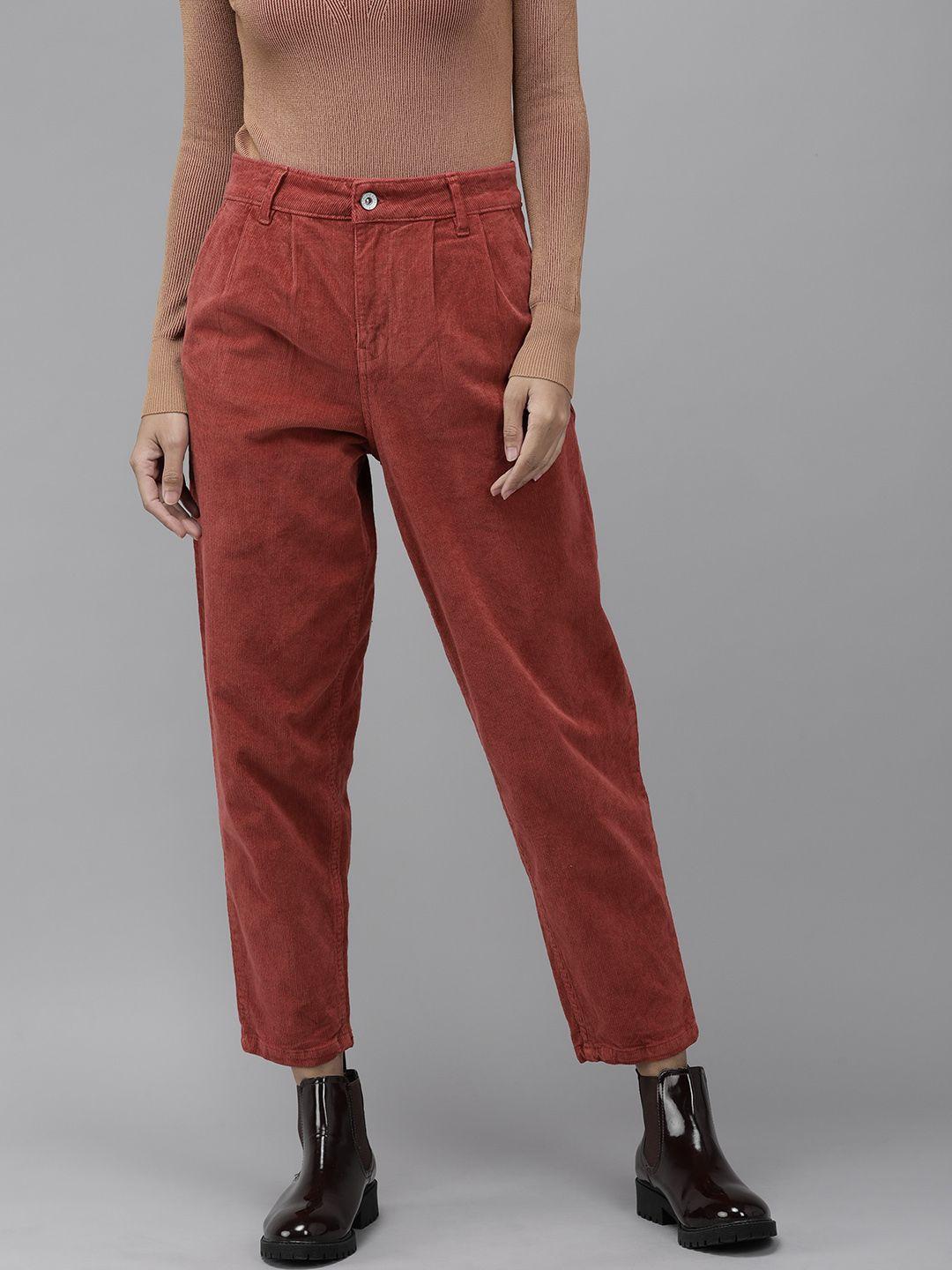 the roadster lifestyle co women red tapered fit carduory trousers