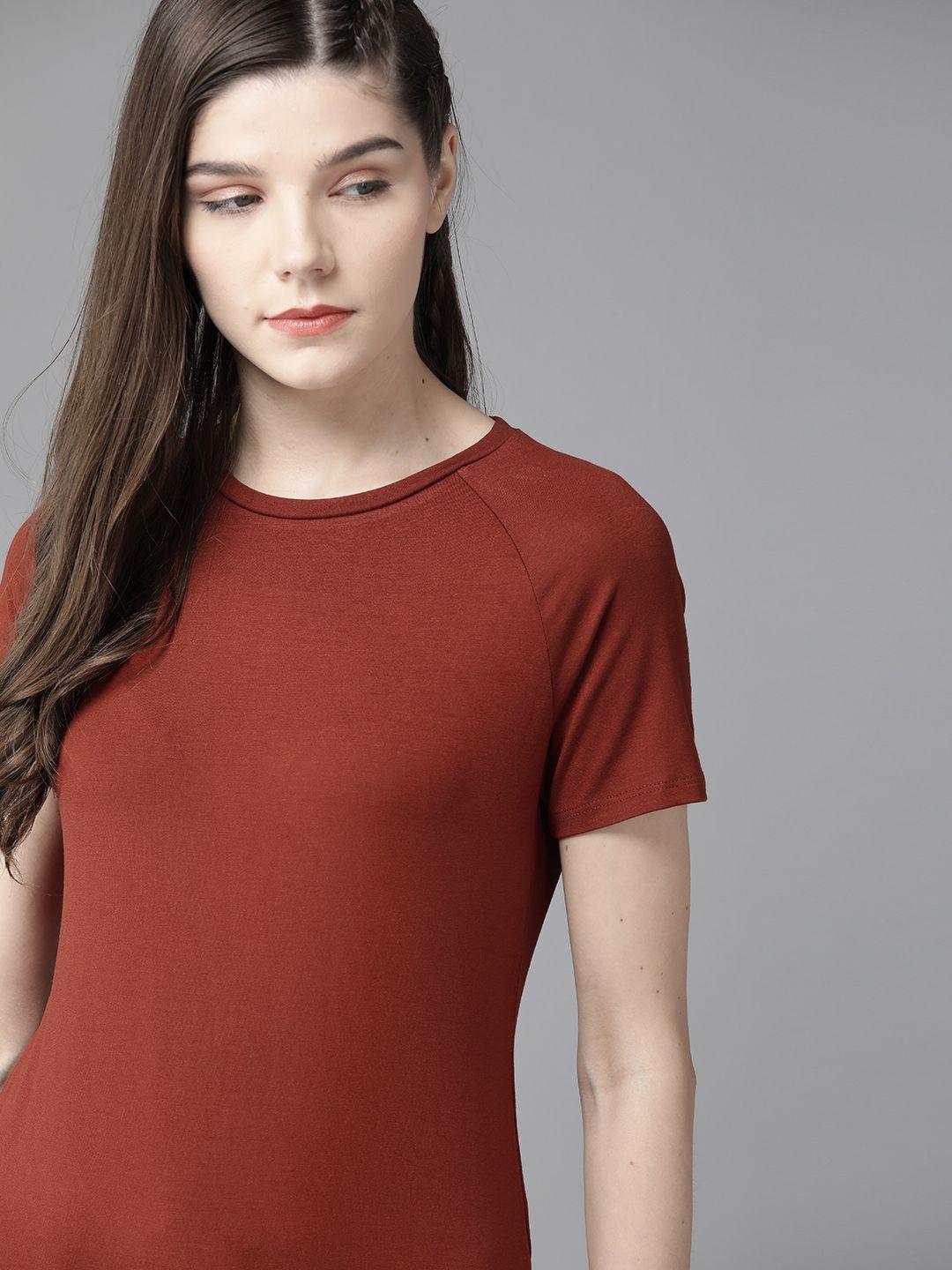 the roadster lifestyle co women rust red solid anti-bacterial round neck t-shirt