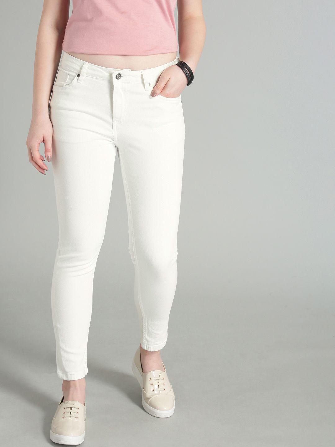 the roadster lifestyle co women white skinny fit mid-rise clean look stretchable cropped jeans