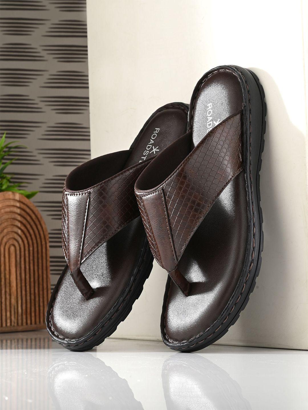 the roadster lifestyle co. men brown textured comfort sandals