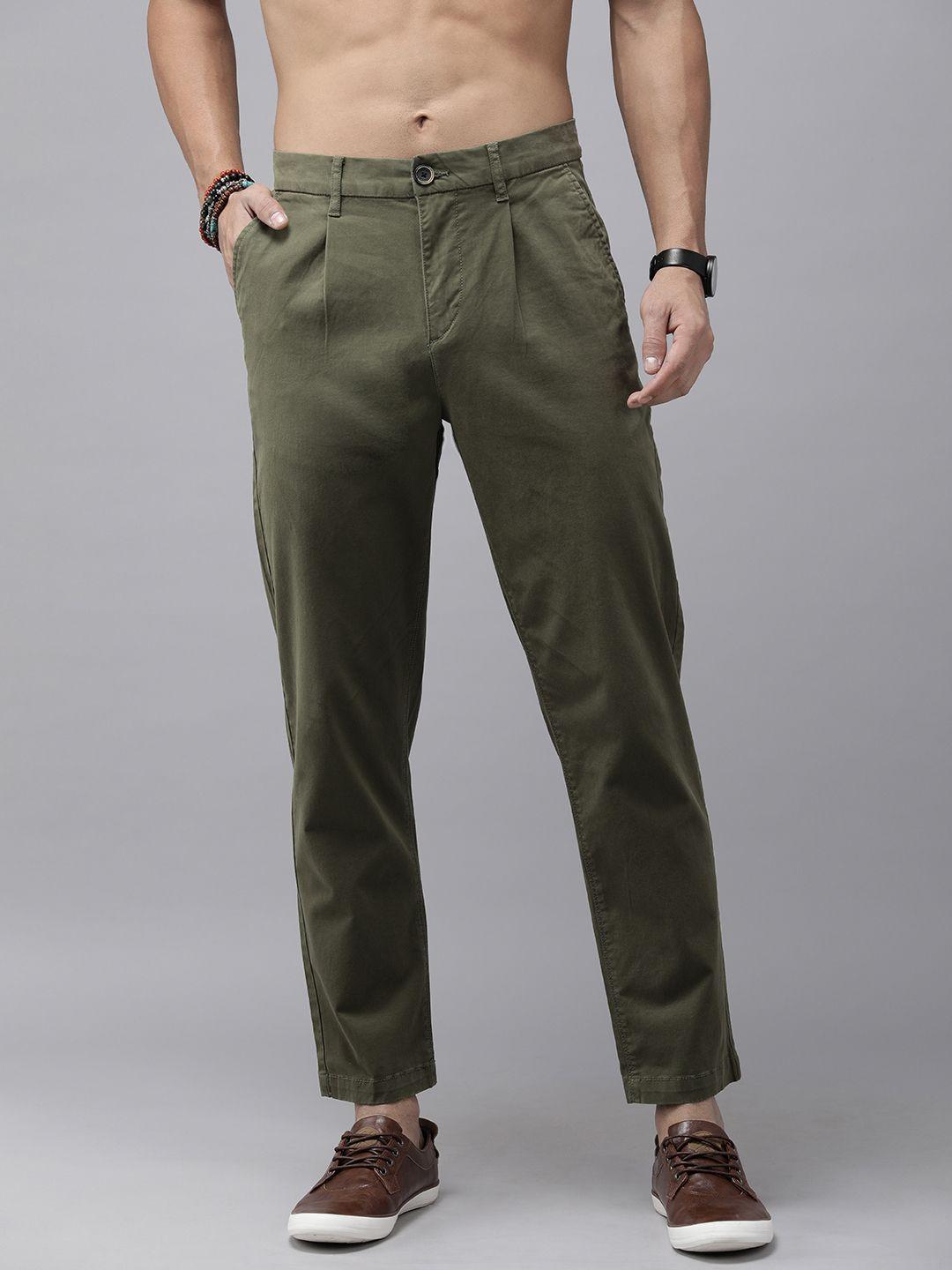 the roadster lifestyle co. men solid relaxed fit pleated chinos trousers