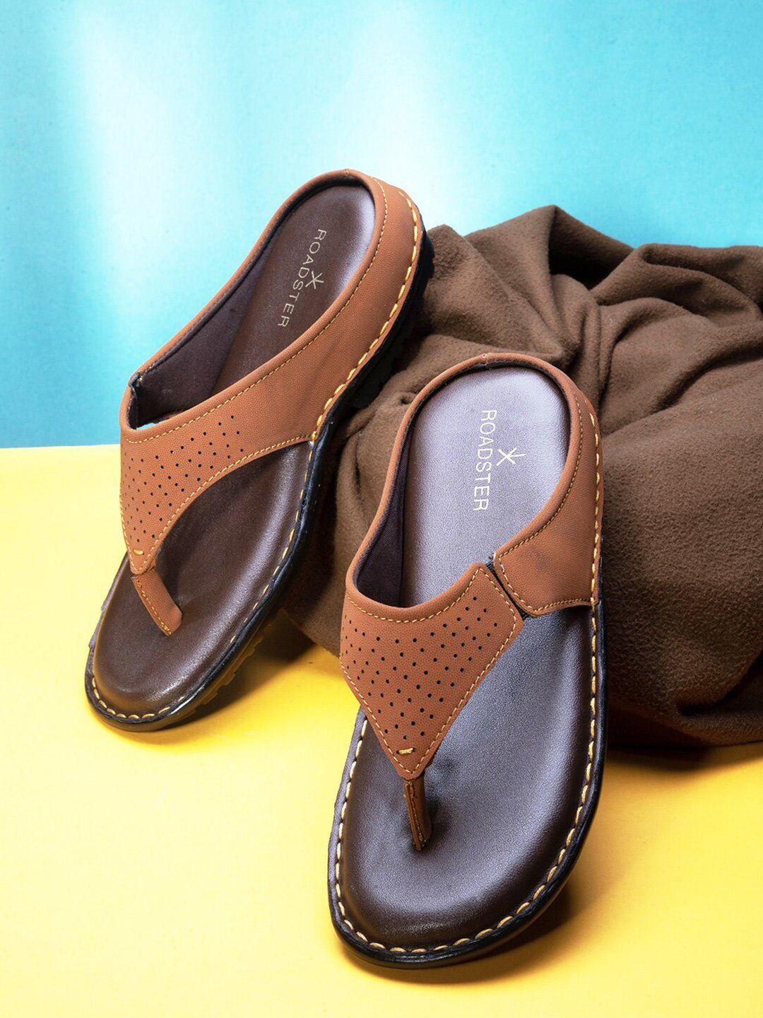 the roadster lifestyle co. men textured slip-on comfort sandals