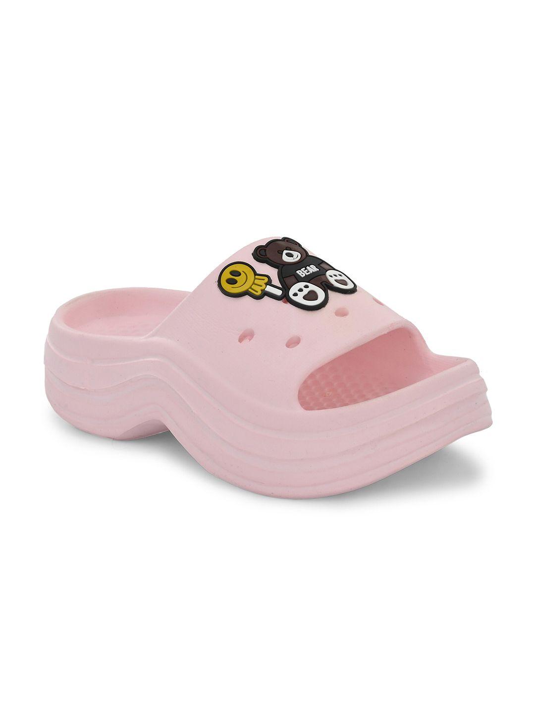 the roadster lifestyle co. women pink applique sliders