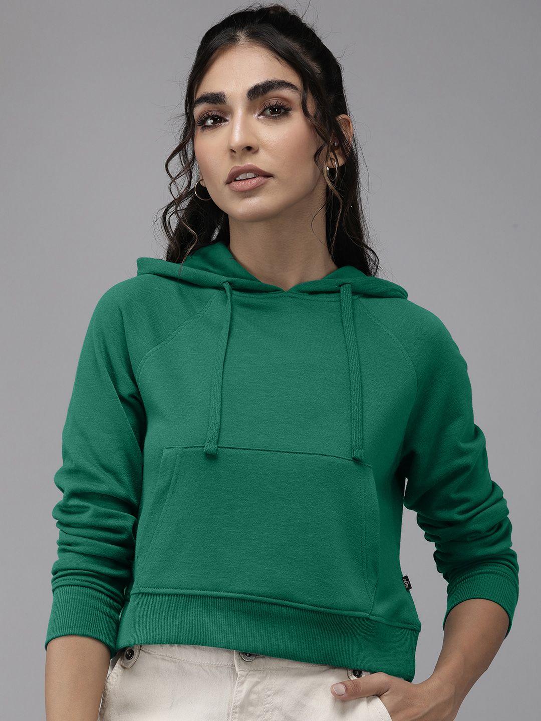 the roadster lifestyle co. women solid hooded crop sweatshirt