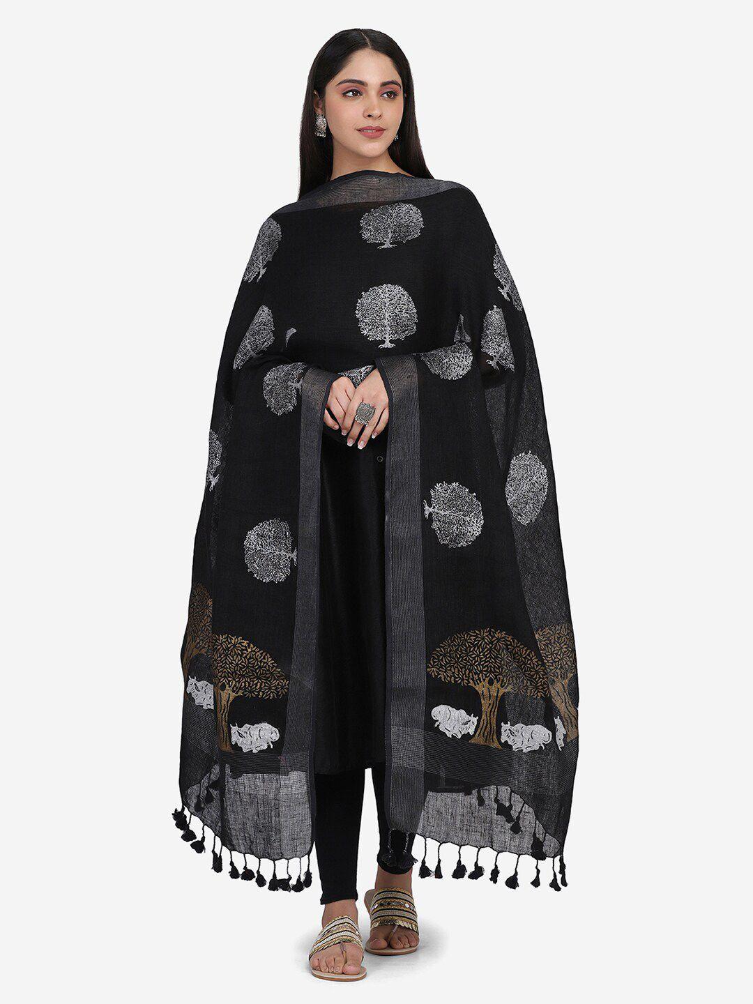 the weave traveller women black & white printed dupatta