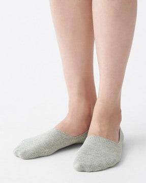 thin no-show socks with heel grip