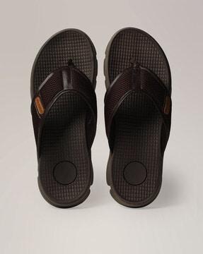thong-strap flat sandals