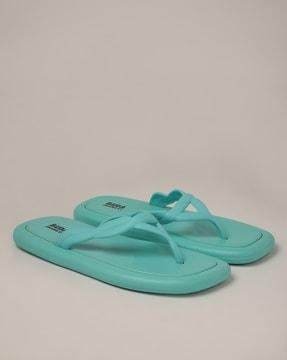 thong-strap flat sandals