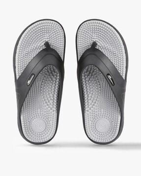 thong-strap flip-flops with textured footbed