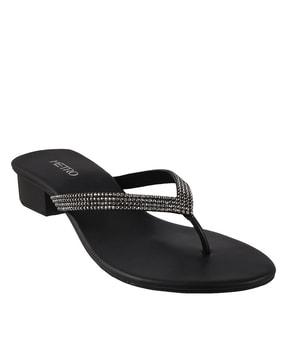 thong-strap sandals with embellishments