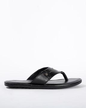 thong-strap sandals with stitch accent