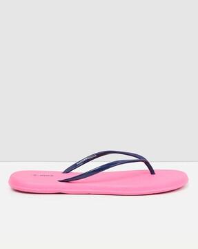 thong-strap slip-on flat sandals