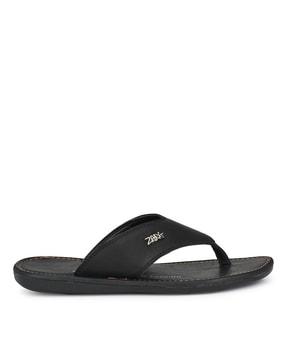 thong-strap slip-on flip-flops