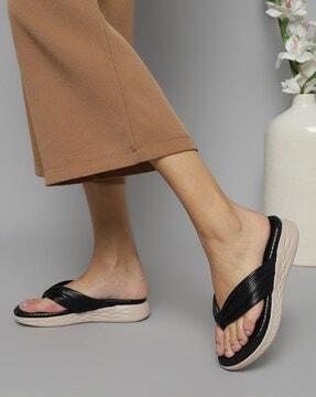 thong-strap slip-on flip flops