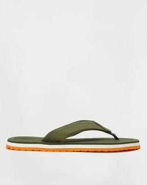 thong-style flip-flops with stitch detail