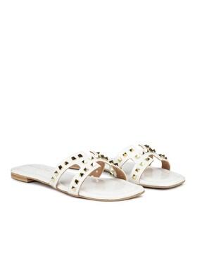 thong-style flat sandals