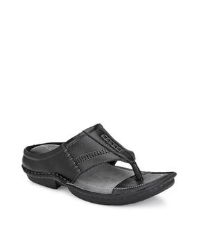 thong-style slip-on sandals